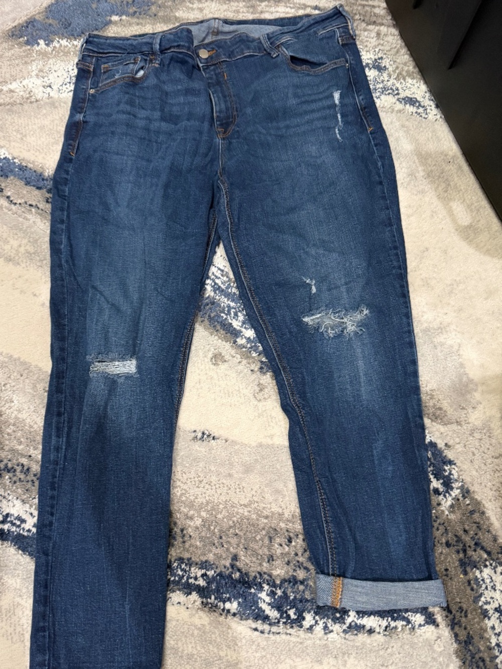 Old Navy Rockstar Super Skinny Distressed Jeans